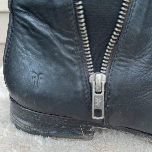 Frye Black Ankle Boots with Zipper Size 9 - Picture 2 of 9